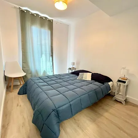 Collioure, Grande Terrasse Et Parking コリウール